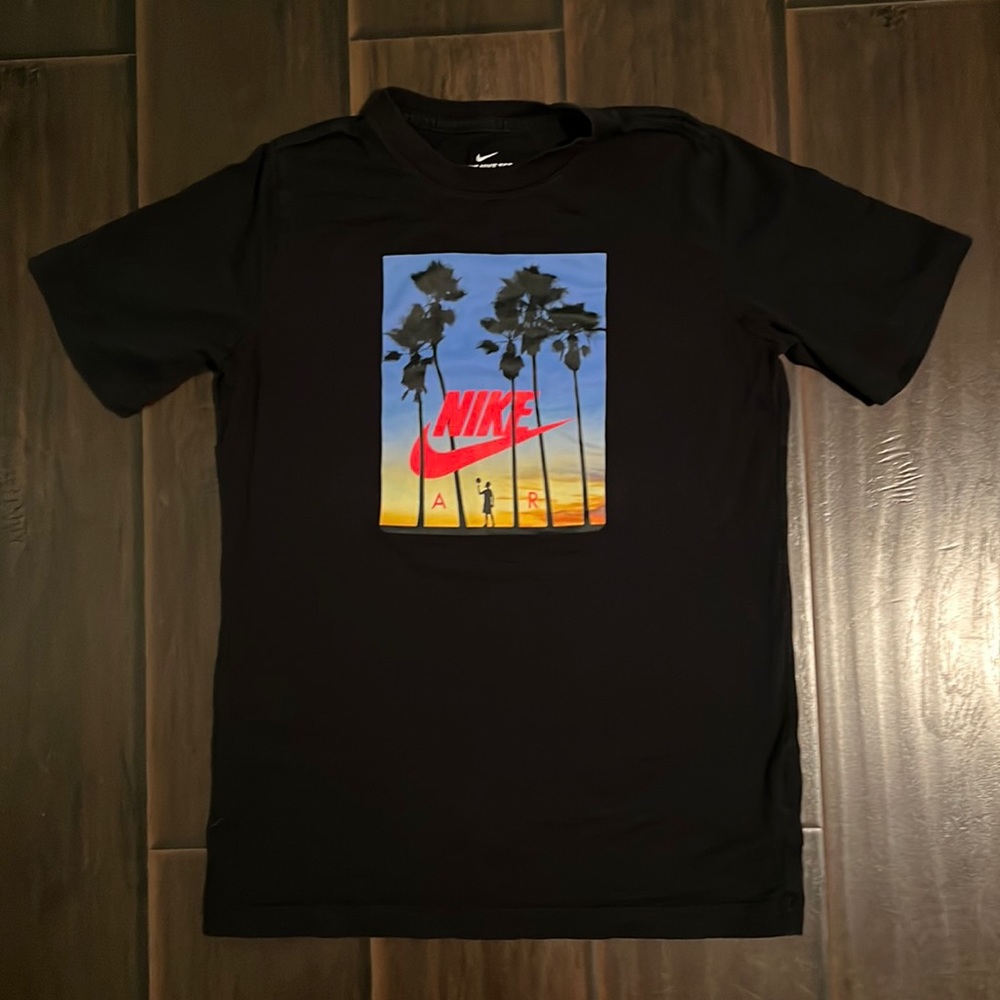 Nike Boy’s Graphic Short Sleeve Tee | Size XL